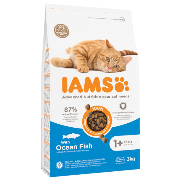 IAMS Vitality Adult with fish & chicken - 3 kg